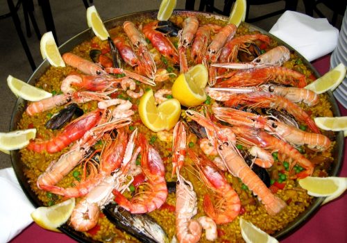 Paella_de_marisco_01_(cropped)_4.3